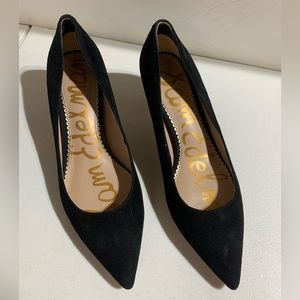 Sam Edelman Vienna Kitten Pump Black Suede EUC Size 9 2” Heel Current Style!